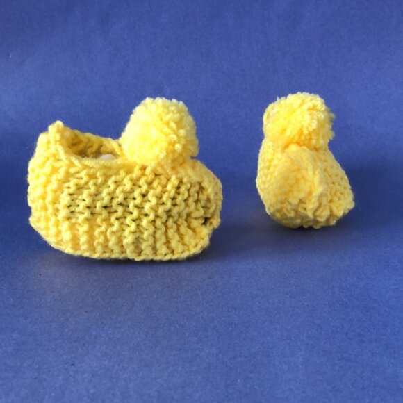 NWT Vintage Handmade Knitted Sunshine Yellow Children’s Slipper Booties - Picture 3 of 4